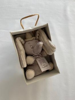 Voici le doudou Dumbo éléphant gris dans sa Boite Cadeau Disney - Article Neuf