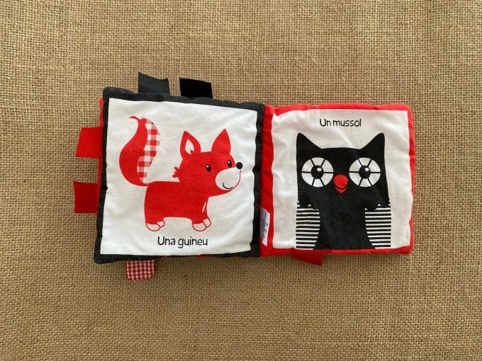 Livre en tissu Rouge, noir, blanc Espagnol Combel Editorial d'occasion