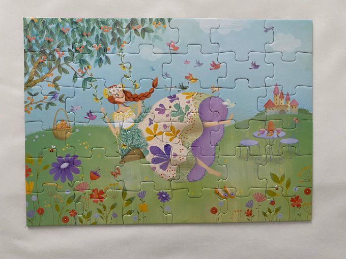 Puzzle silhouette La princesse du printemps 36 pièces Djeco d'occasion