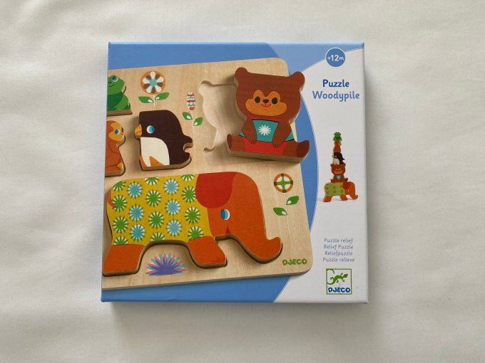 Puzzle en bois relief Woodypile Djeco d'occasion