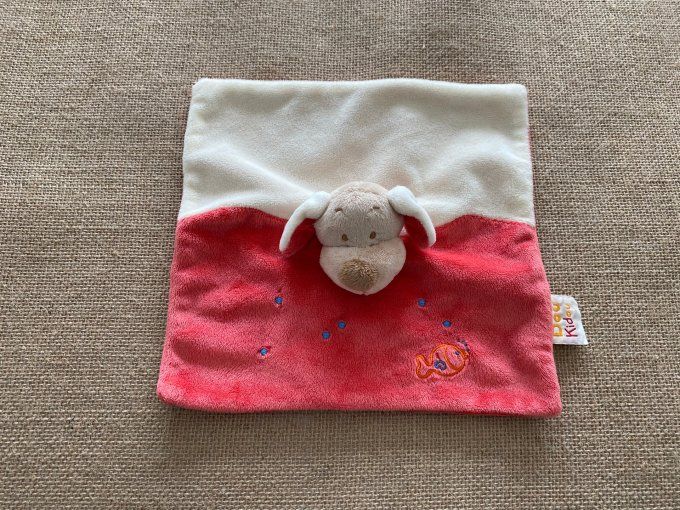 Doudou carré plat chien rouge beige poisson Doukidou d'occasion