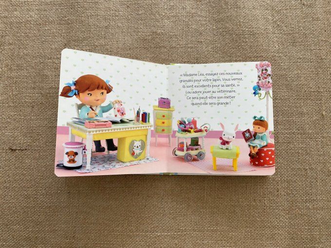 Livre Lou joue au vétérinaire P'tite Fille Fleurus d'occasion