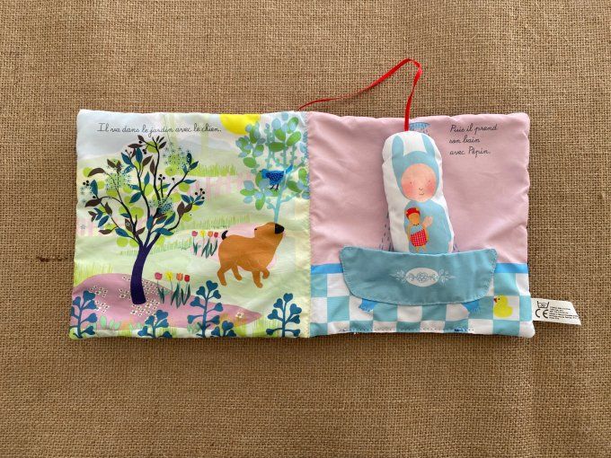 Livre tissu La journée de Bébé Balthazar Hatier jeunesse d'occasion 