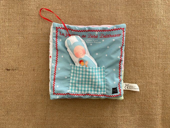 Livre tissu La journée de Bébé Balthazar Hatier jeunesse d'occasion