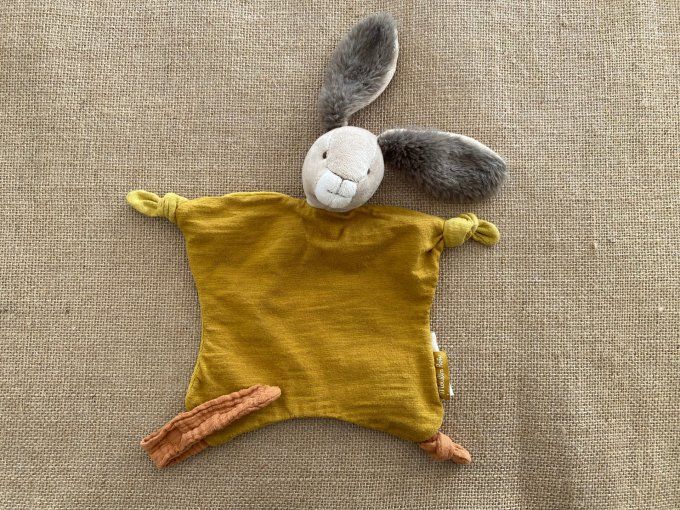Doudou plat lapin ocre Trois Petits Lapins Moulin Roty d'occasion