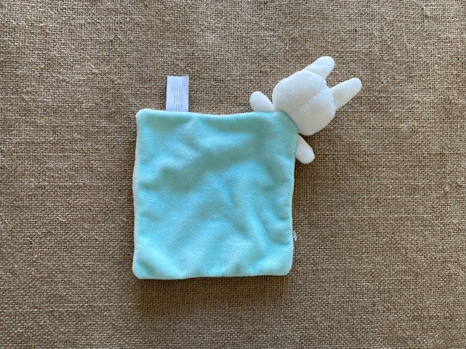 Doudou plat lapin blanc bleu coeur Nicotoy d'occasion 