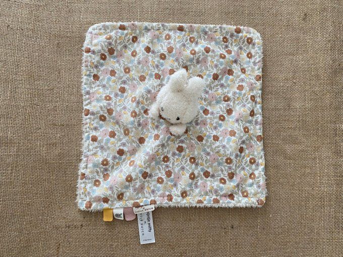 Doudou plat lapin beige fleurs Little Dutch Nijntje Miffy d'occasion