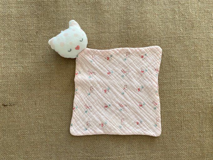 Doudou plat ours rose motifs girafes éléphants Obaibi Okaidi d'occasion