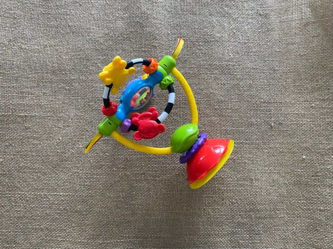 Hochet multi-activités ventouse chaise haute Playgro d'occasion