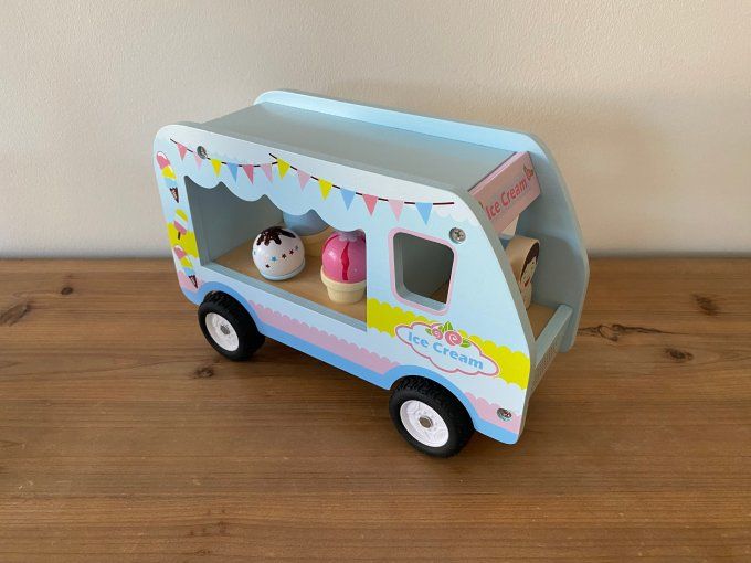 Camion de glaces en bois d'occasion