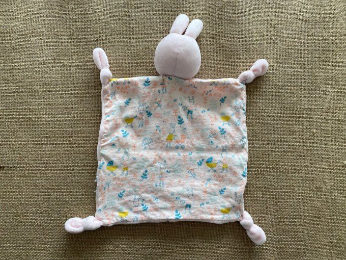 Doudou plat lapin rose motifs fleurs oiseau lapins landau d'occasion