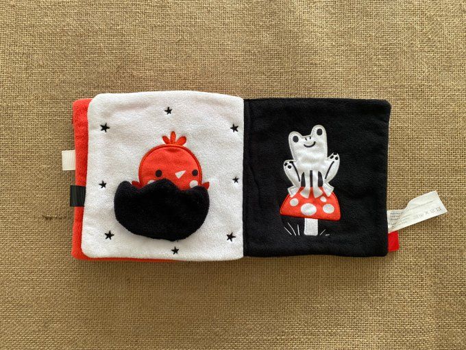 Livre tissu Mon tout-doux en noir et blanc Petit chat Tam Tam - Article Neuf