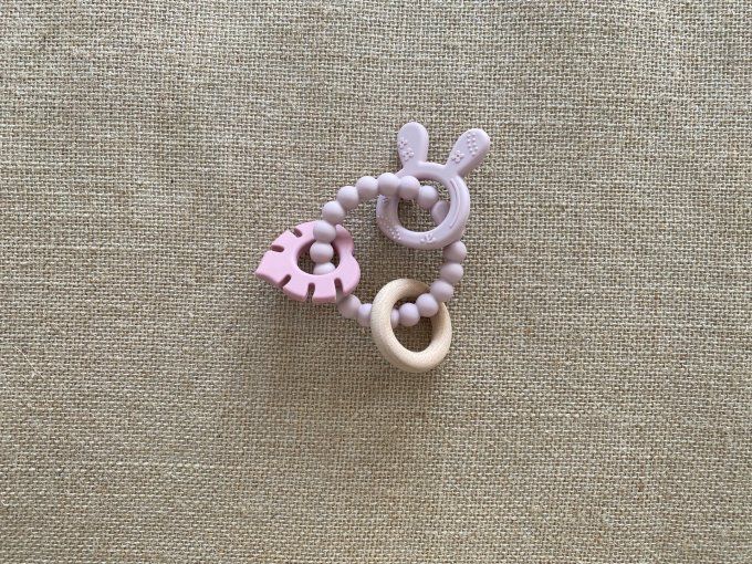 Hochet anneau de dentition bohème rose silicone et bois Tushi d'occasion