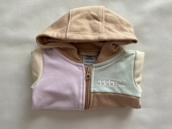 Survêtement à capuche brun vert eau rose beige Adidas 3/6 mois d'occasion
