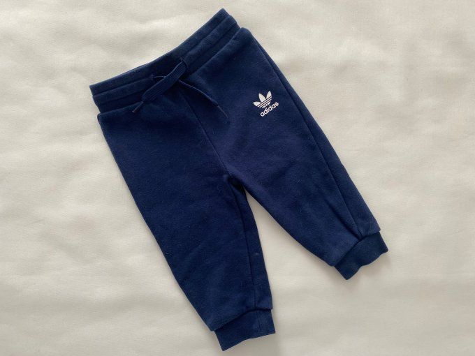 Ensemble sweat et pantalon bleu foncé Adidas - 9-12 Mois  d'occasion 