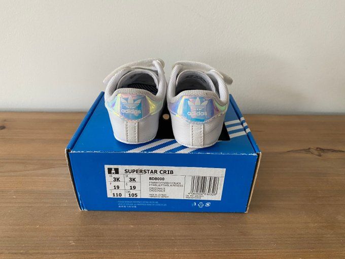 Basket SUPERSTAR CRIB fille pointure 19 Adidas d'occasion