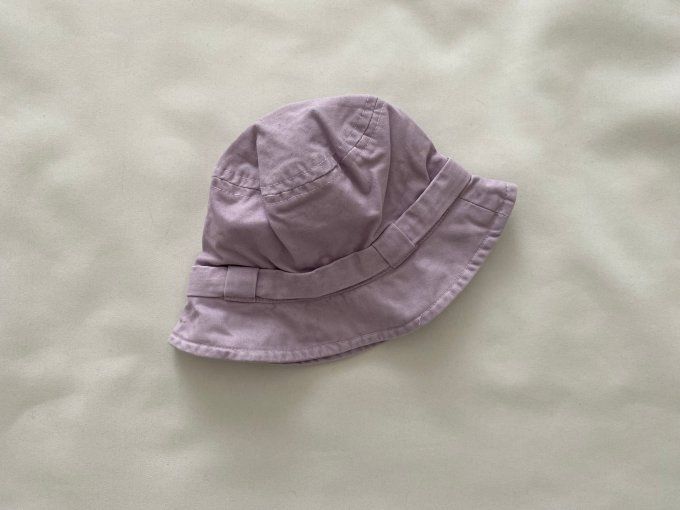 Chapeau mauve Cyrillus 45 cm 6 -9 mois d'occasion