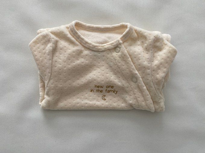 Pyjama naissance Kiabi beige New One In The Family d'occasion