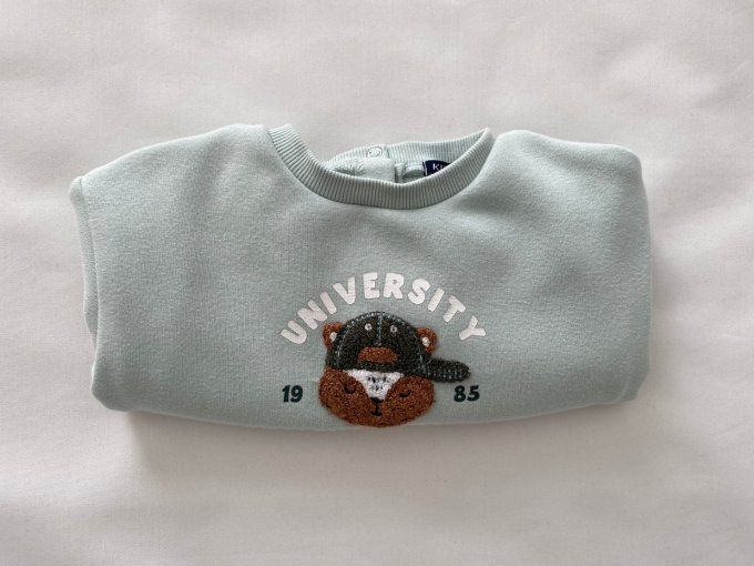 Sweat vert pâle Kiabi motif ours university for little player 9 mois neuf sans étiquette