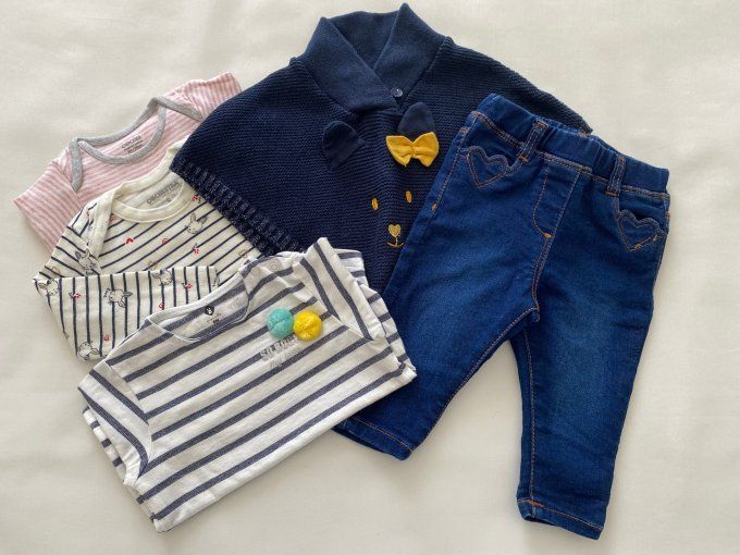 Lot 5 pièces 6 mois poncho pantalon bodies t-shirt d'occasion