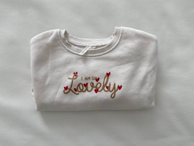 Sweat blanc Orchestra inscription I am so lovely coeurs rouges 18 mois d’occasion