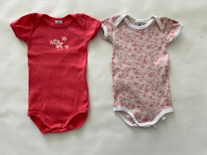 Lot 2 bodies manches courtes rose fleurs Petit Bateau 9 mois d'occasion