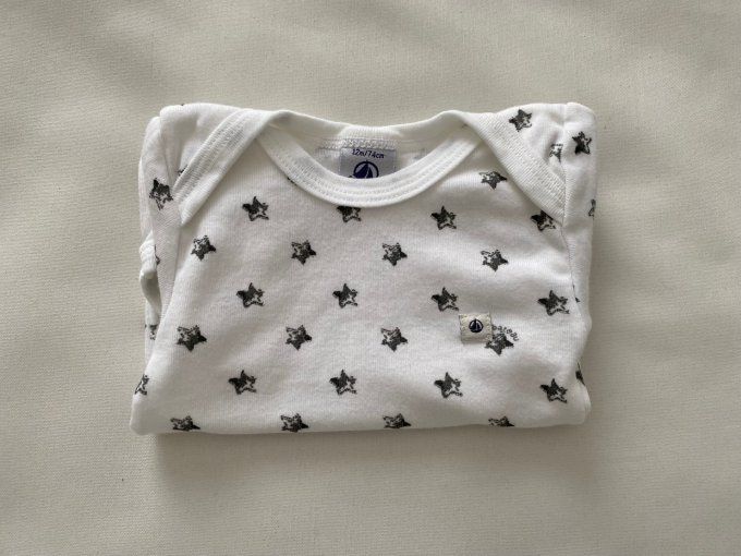 Body manches courtes blanc motifs étoiles grises Petit Bateau 12 mois d'occasion